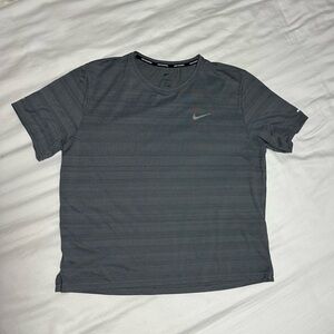 Nike Dri-FIT Miler Men’s Running Shirt – Grey
